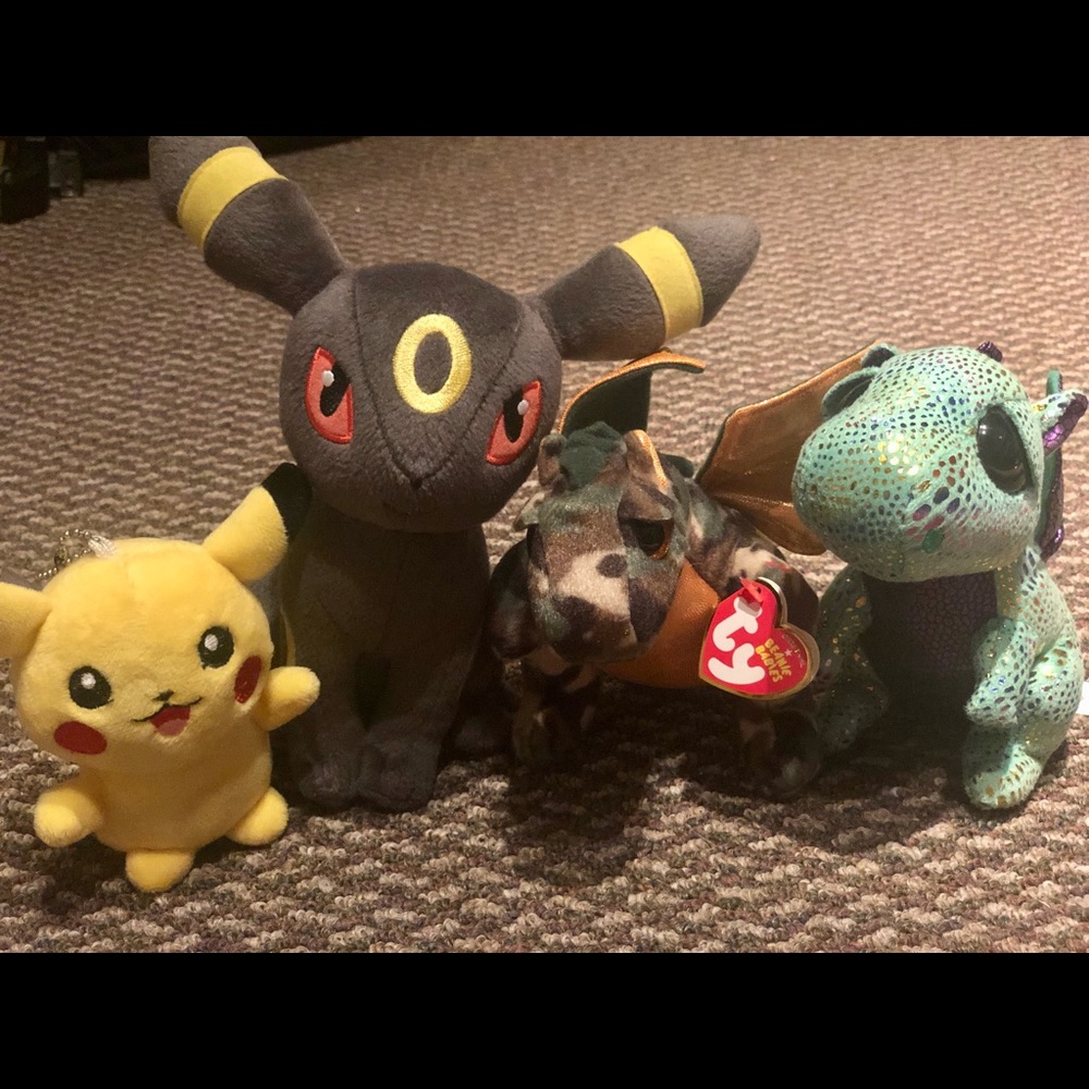 Pikachu 4” Backpack keychain charm, Umbreon, dragons, Pokémon plush Beanie lot